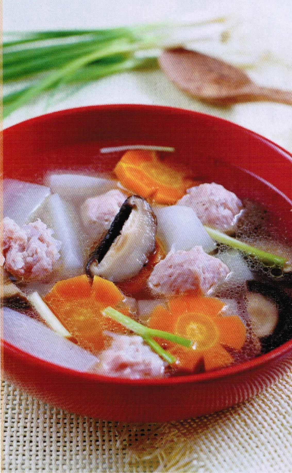 Canh củ cai nấu giò viên